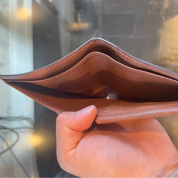 Louis Vuitton wallet - Picture 2 of 9